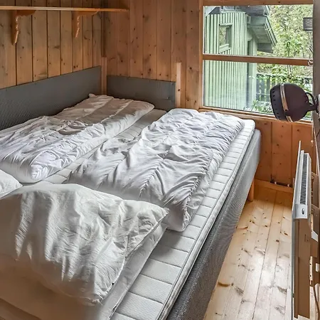 Holiday home 4 Bedroom Pet Friendly In *