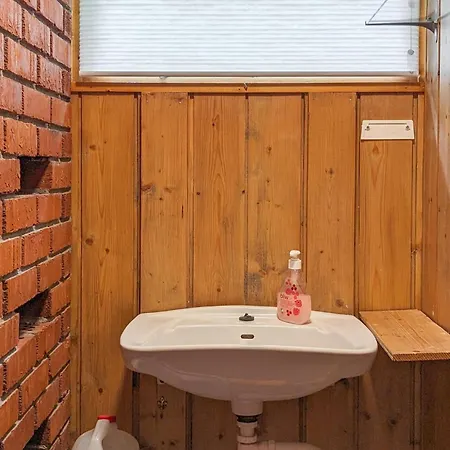 4 Bedroom Pet Friendly In Holiday home